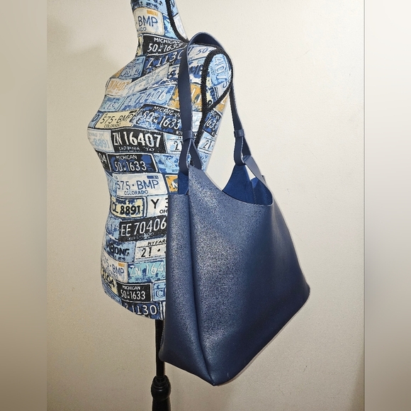 Neiman Marcus Blue One Handle Shoulder Bag Tote - Picture 4 of 6